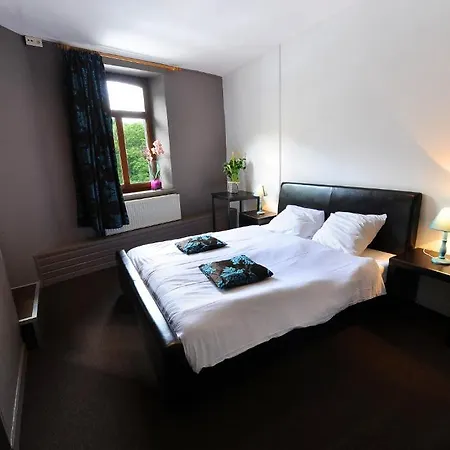 The River Hotel 2*