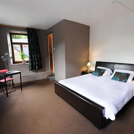 Hotel The River 2*