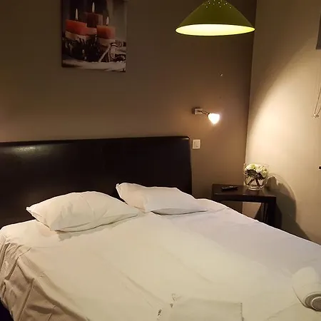 The River Hotel 2*