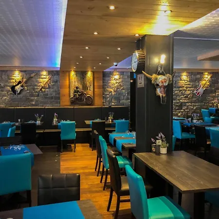 The River Hotel 2*